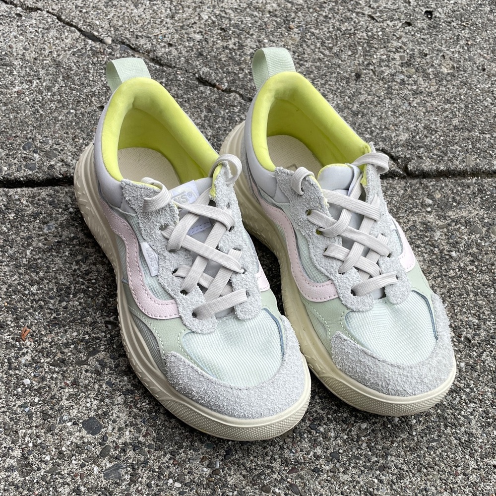 Vans ultra range vr3 sneakers size 6.5 like new condition